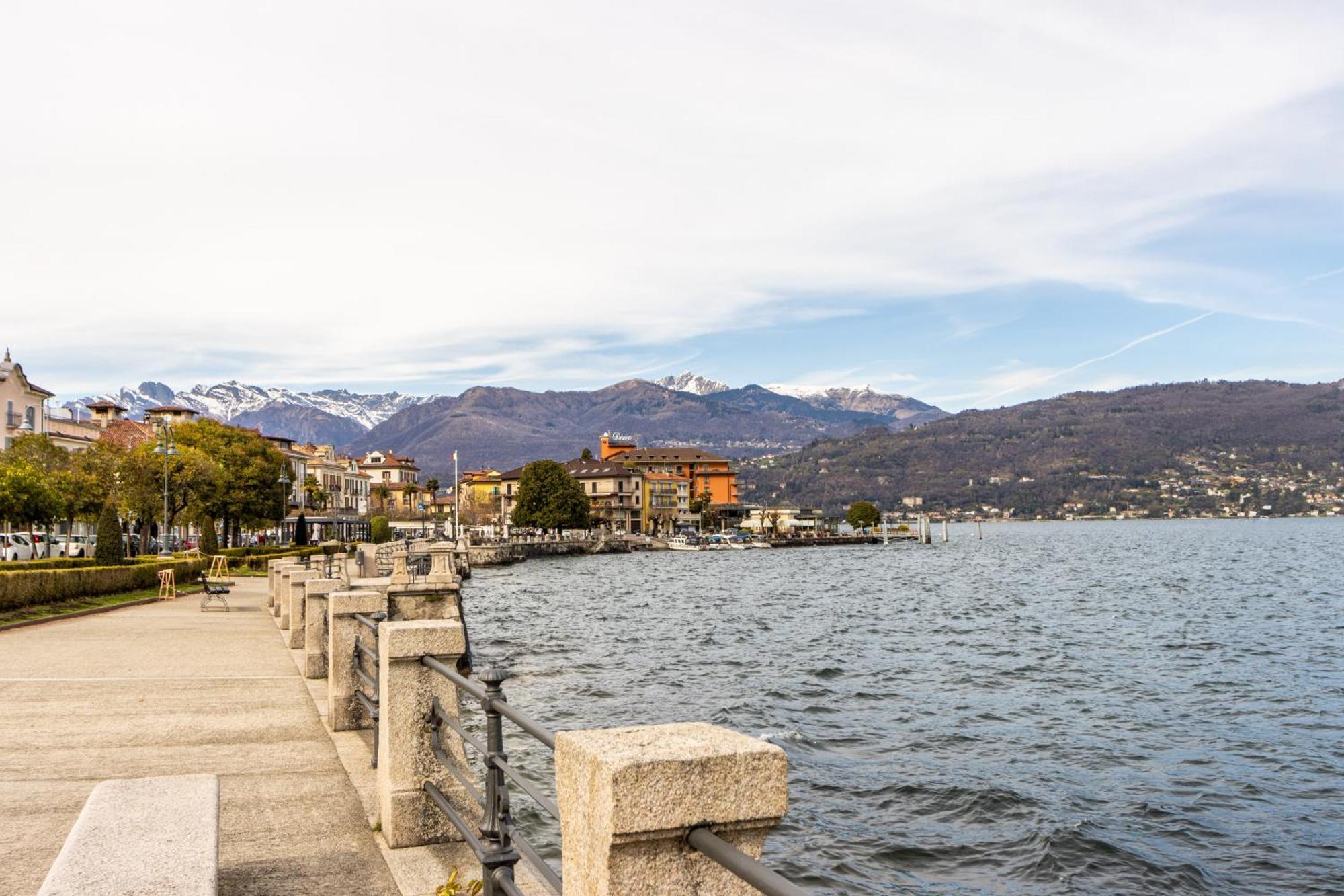 Golden Lake - Luxury Apartment ☆☆☆☆☆ - 100M From The Lake Baveno Exteriör bild